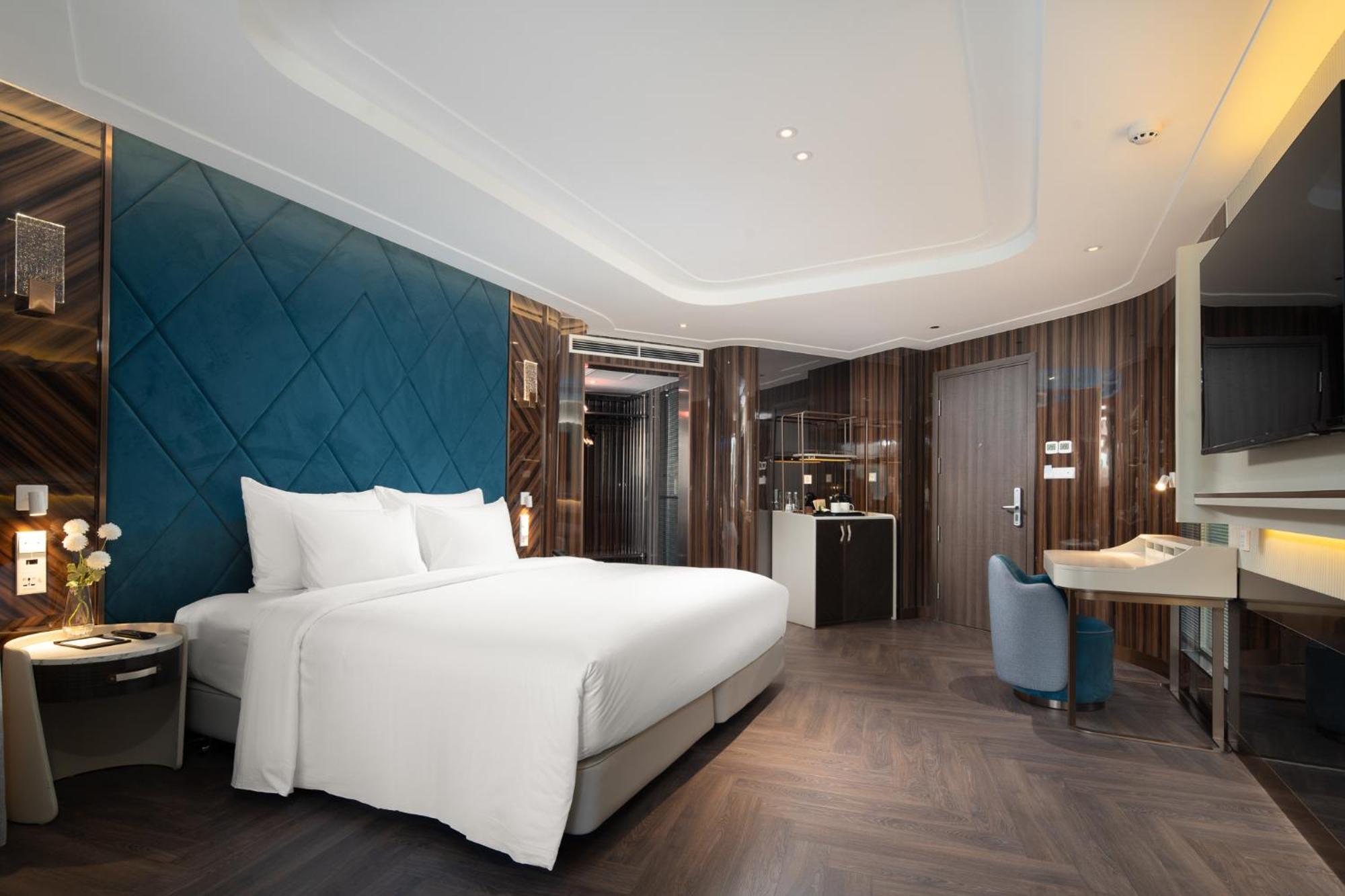 Grand Pioneers Halong Bay Cruise 1 Hotel ฮาลอง ภายนอก รูปภาพ