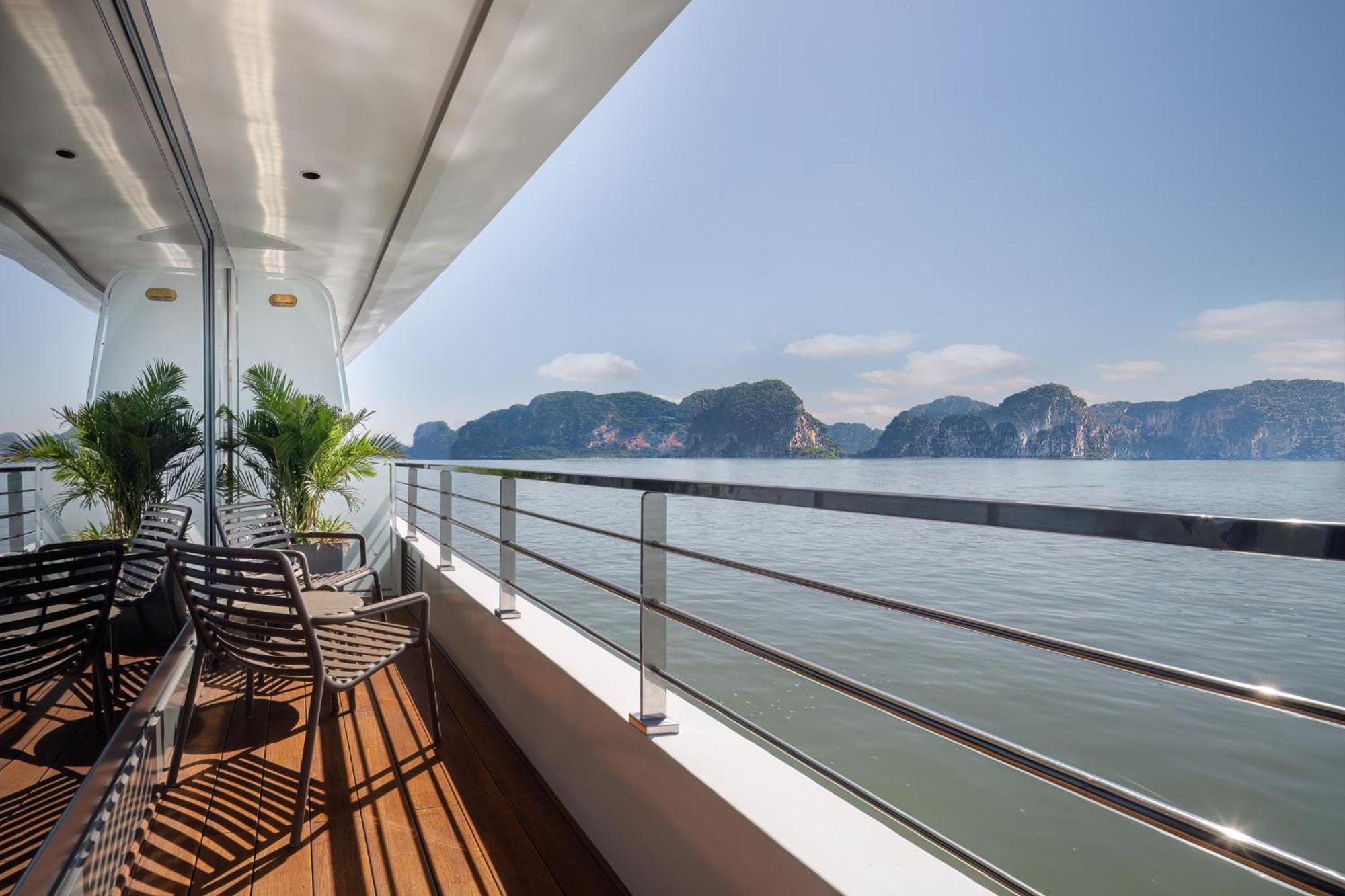 Grand Pioneers Halong Bay Cruise 1 Hotel ฮาลอง ภายนอก รูปภาพ