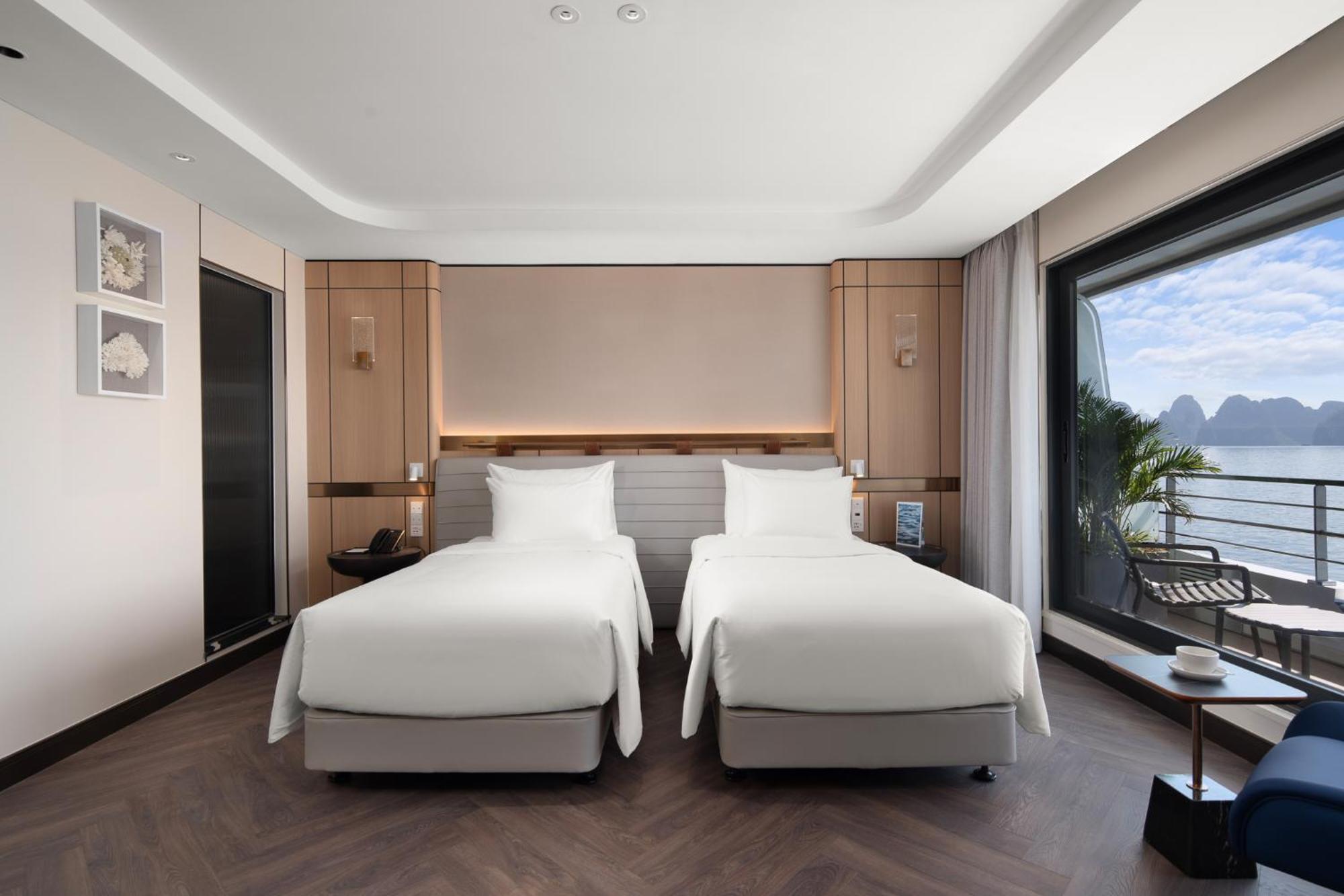 Grand Pioneers Halong Bay Cruise 1 Hotel ฮาลอง ภายนอก รูปภาพ