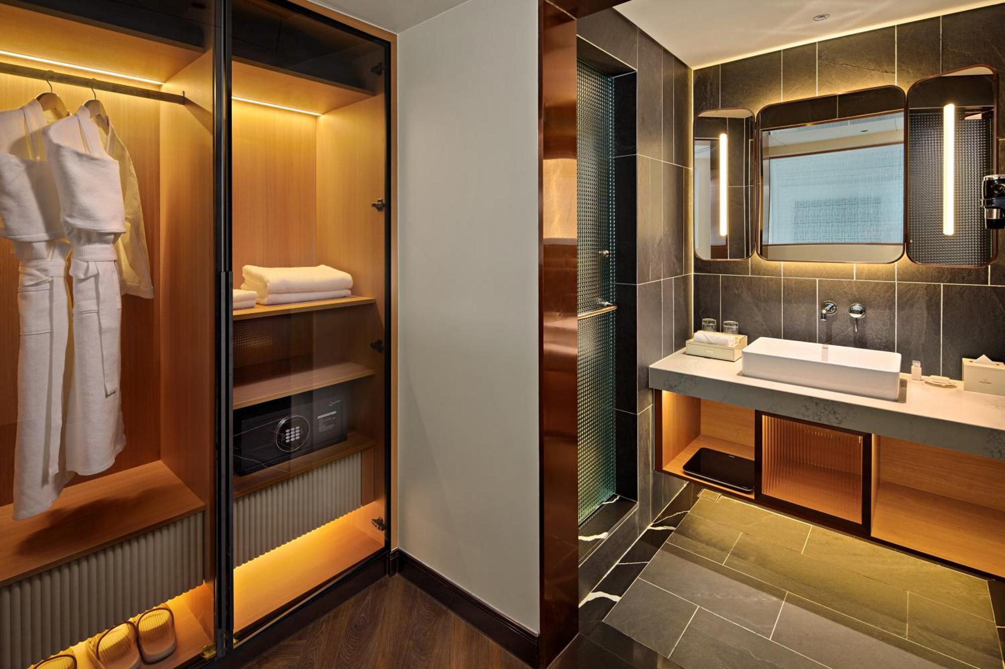 Grand Pioneers Halong Bay Cruise 1 Hotel ฮาลอง ภายนอก รูปภาพ