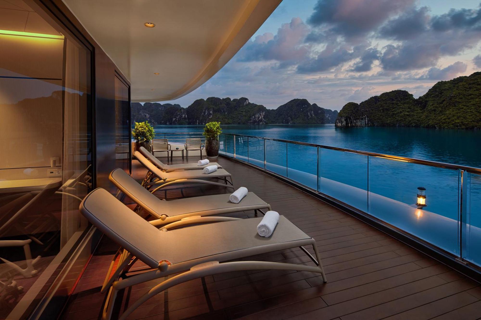 Grand Pioneers Halong Bay Cruise 1 Hotel ฮาลอง ภายนอก รูปภาพ